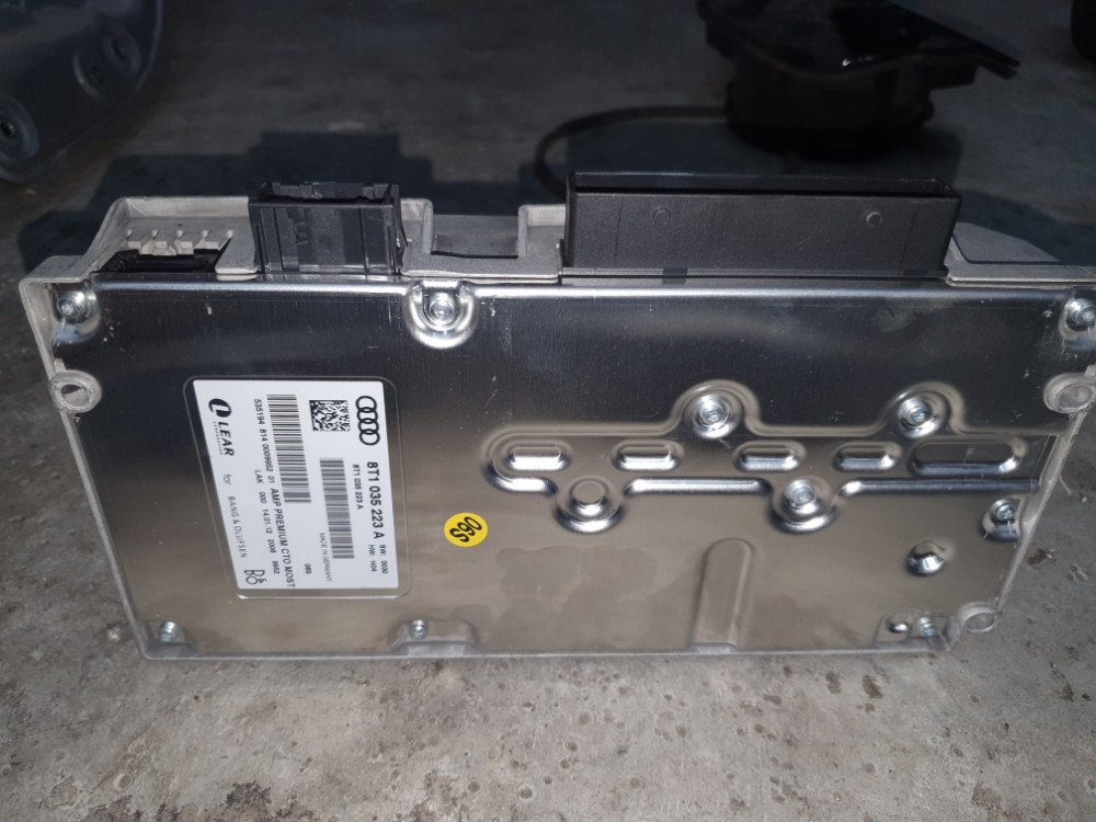 Pojacalo AUDI A4 A5 Q5 8T1035223A