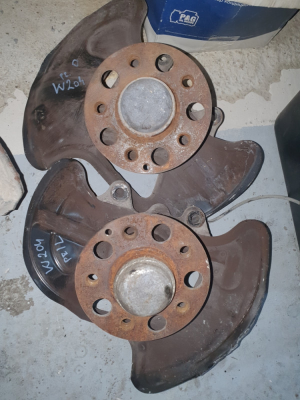 Glavcine prednje LIJEVA DESNA MERCEDES C W204 A2044202644 2544