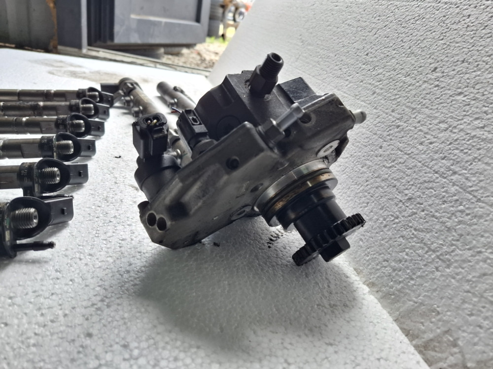 SET DIZNE PUMPA RAMPA GORIVA MERCEDES ML W164 211 GLK 642 320 CDI