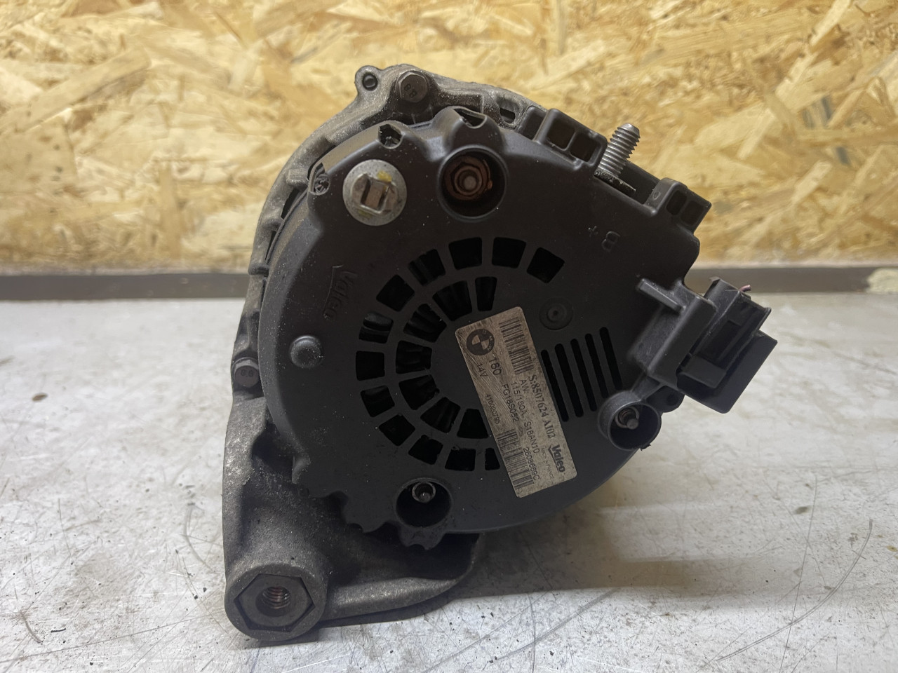 ALTERNATOR BMW E90 E91 F10 F11 VALEO 180A 8507624