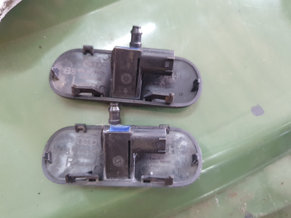 Prskalice sajbe AUDI A4 B8 A5 LIJEVI DESNI 8T0955988B 8T0955987B