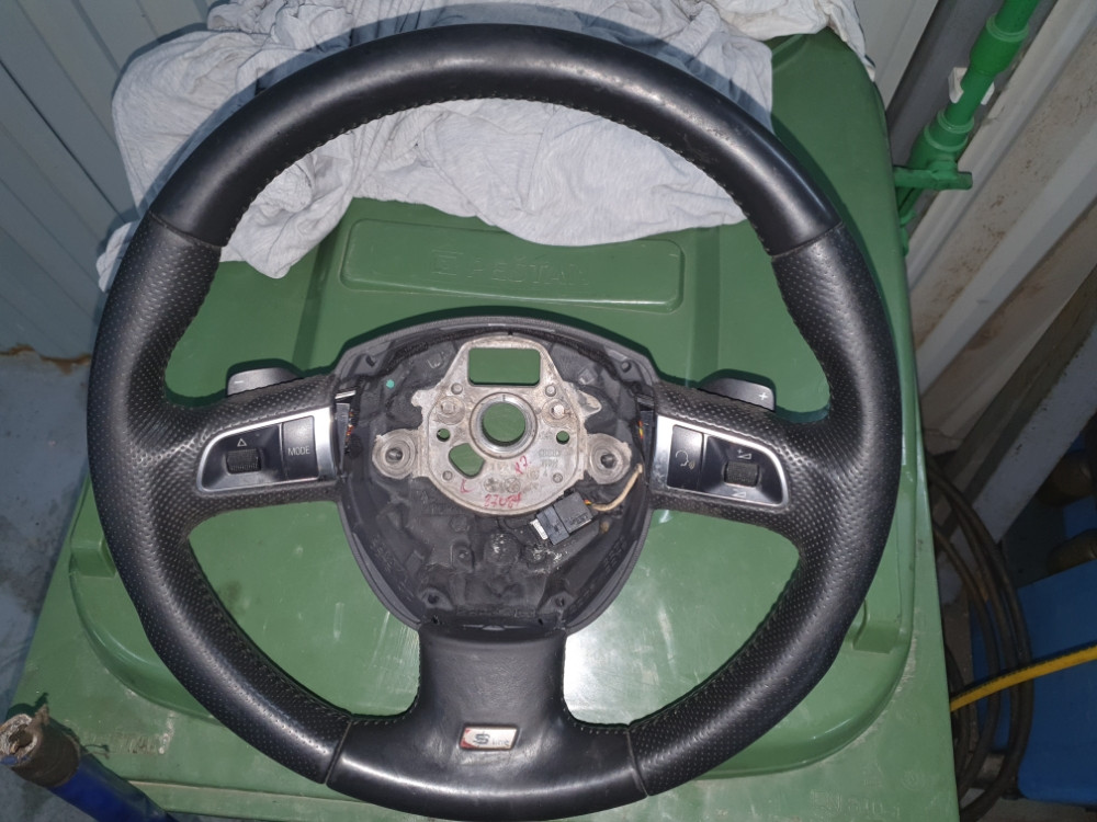 Volan AUDI A4 B8 A5 Q7 BEZ AIRBAGA S line