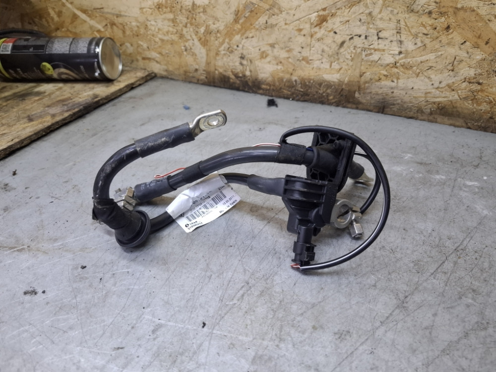 KLEMA MINUS VW TOUAREG 7P 7P0915181A