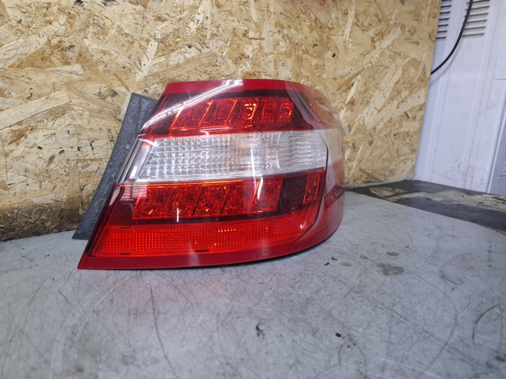 STOPKA STOP SVJETLO DESNO MERCEDES E W212 LIMUZINA A2129066701