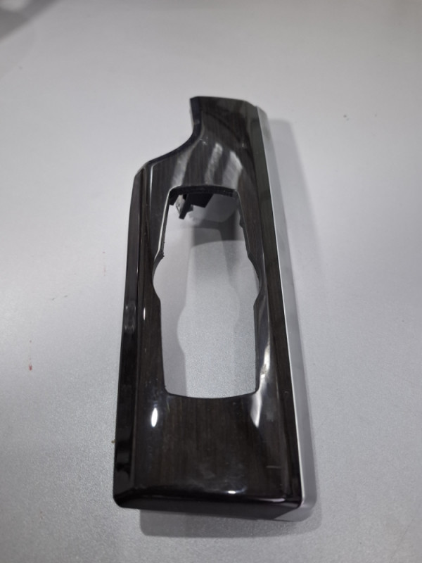 UNUTRASNJA LAJSNA TABLE BMW 7 F01 F02 9192351
