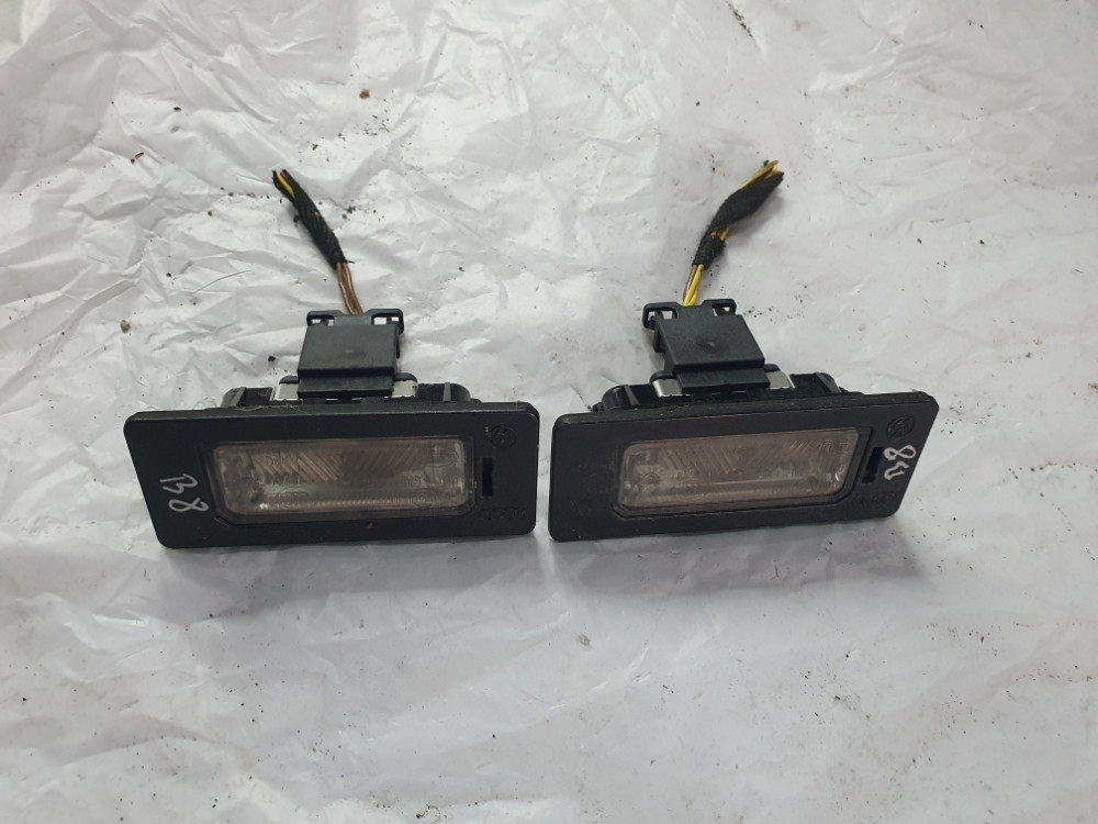 OSVETLJENJE TABLICA AUDI A4 B8 A5 8T 8T0942021