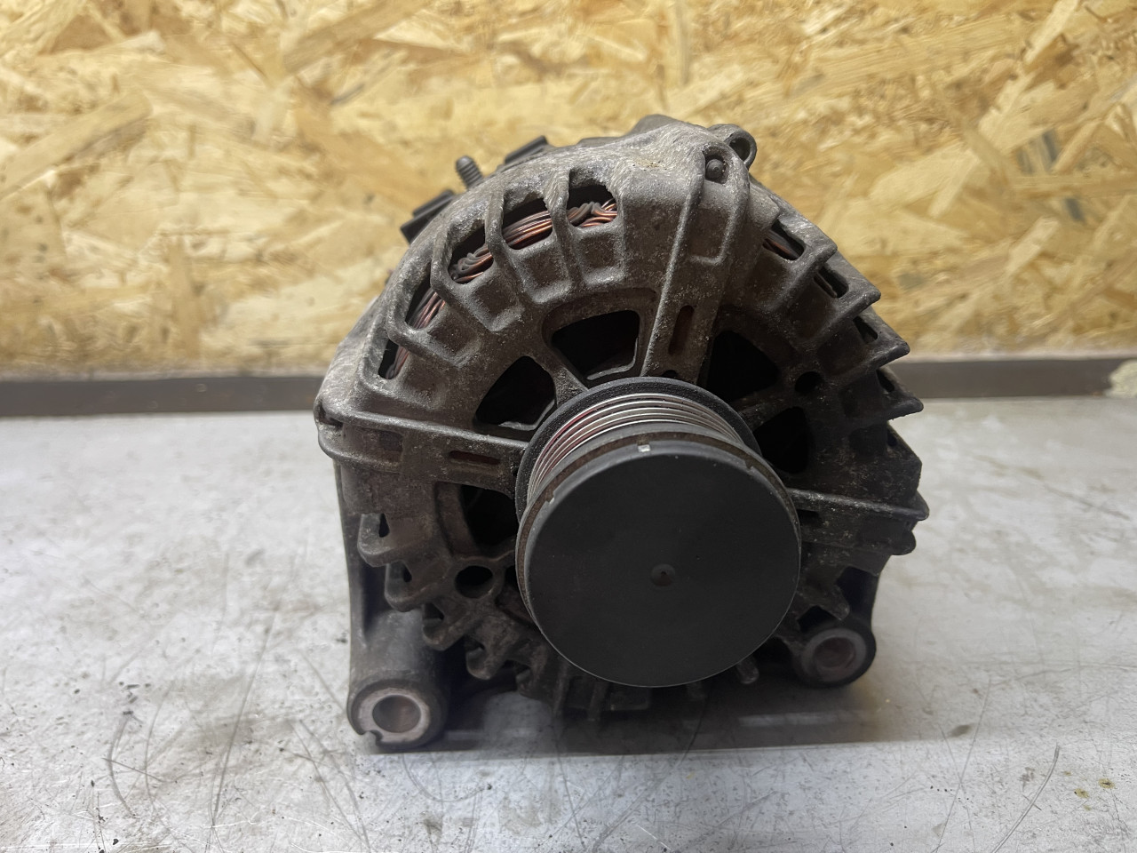 ALTERNATOR BMW E90 E91 F10 F11 VALEO 180A 8507624