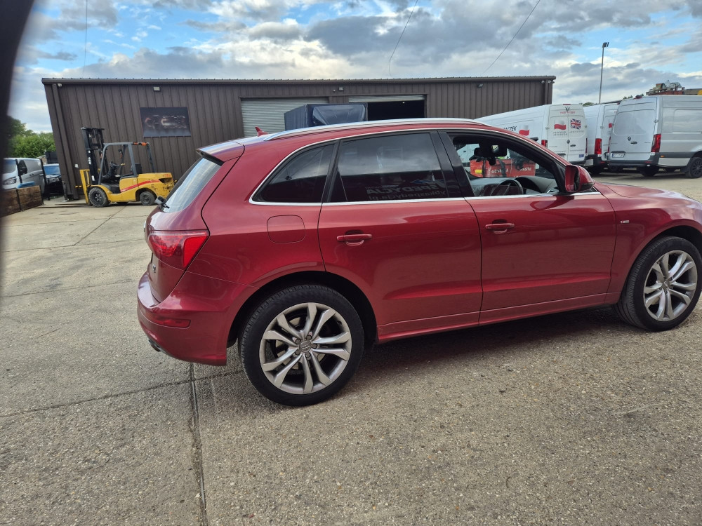 AUDI Q5 8R 3.0 TDI QUATTRO S LINE DELOVI DIJELOVI DJELOVI  LZ3F