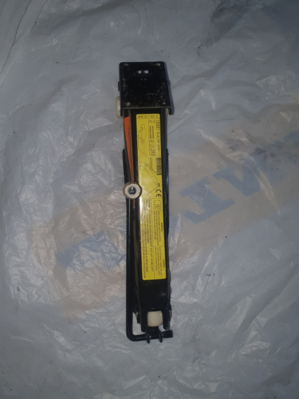 DIZALICA OPREMA AUDI A8 4H D4 4H0011031C