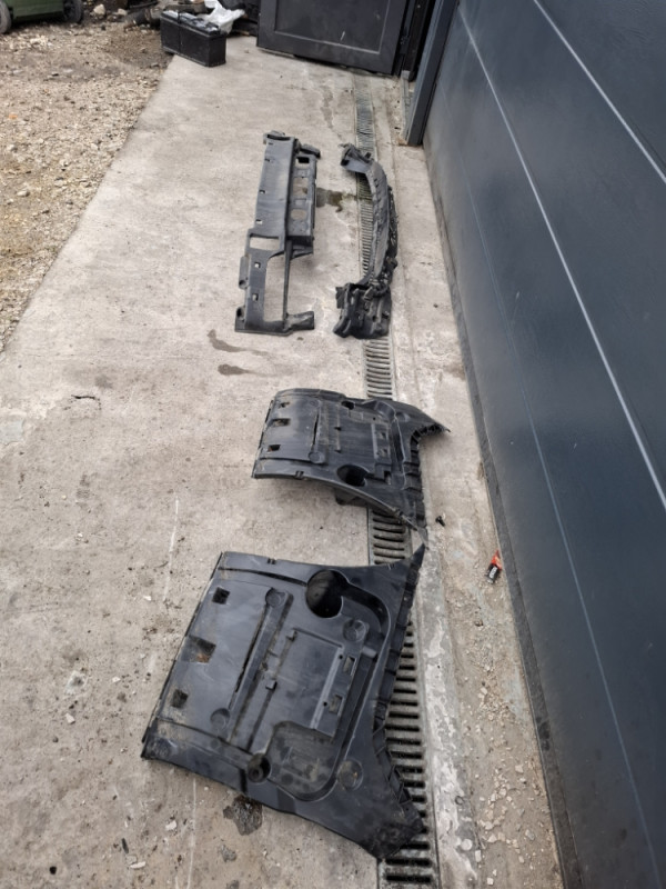 NOSAC BRANIKA ZADNJI BMW 7 F01