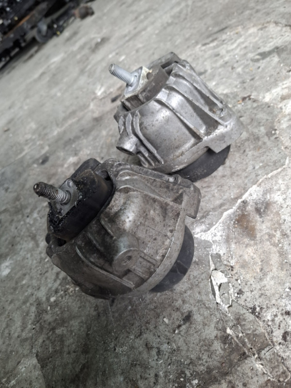 NOSAC .MOTORA LIJEVI DESNI BMW N57 330 325D E90 E91 E92