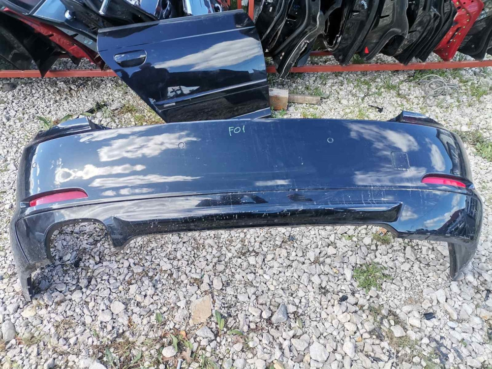 BRANIK KARAMBOLKA ZADNJA BMW 7 F01