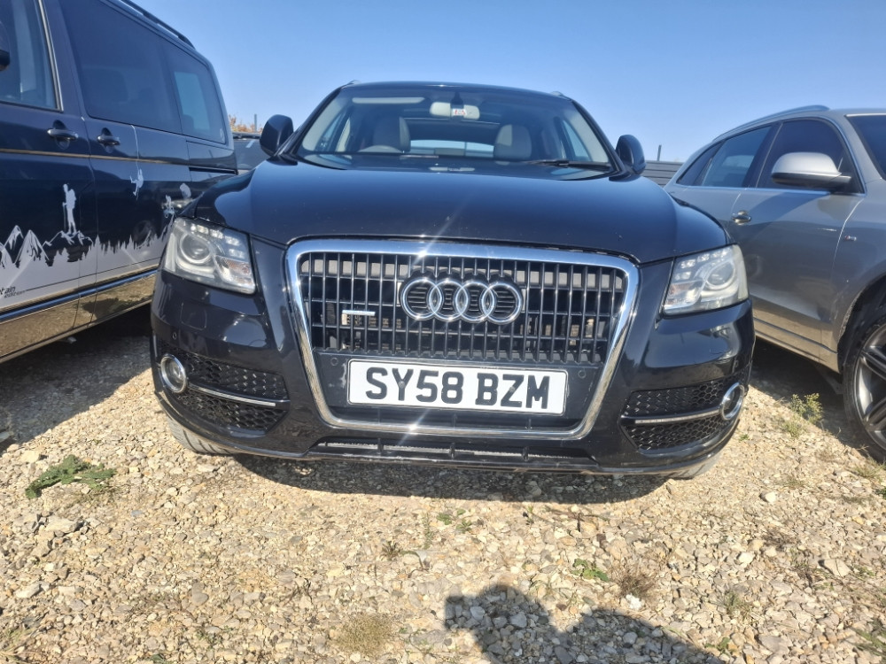 BRANIK PREDNJI AUDI Q5 8R CRNI S LINE