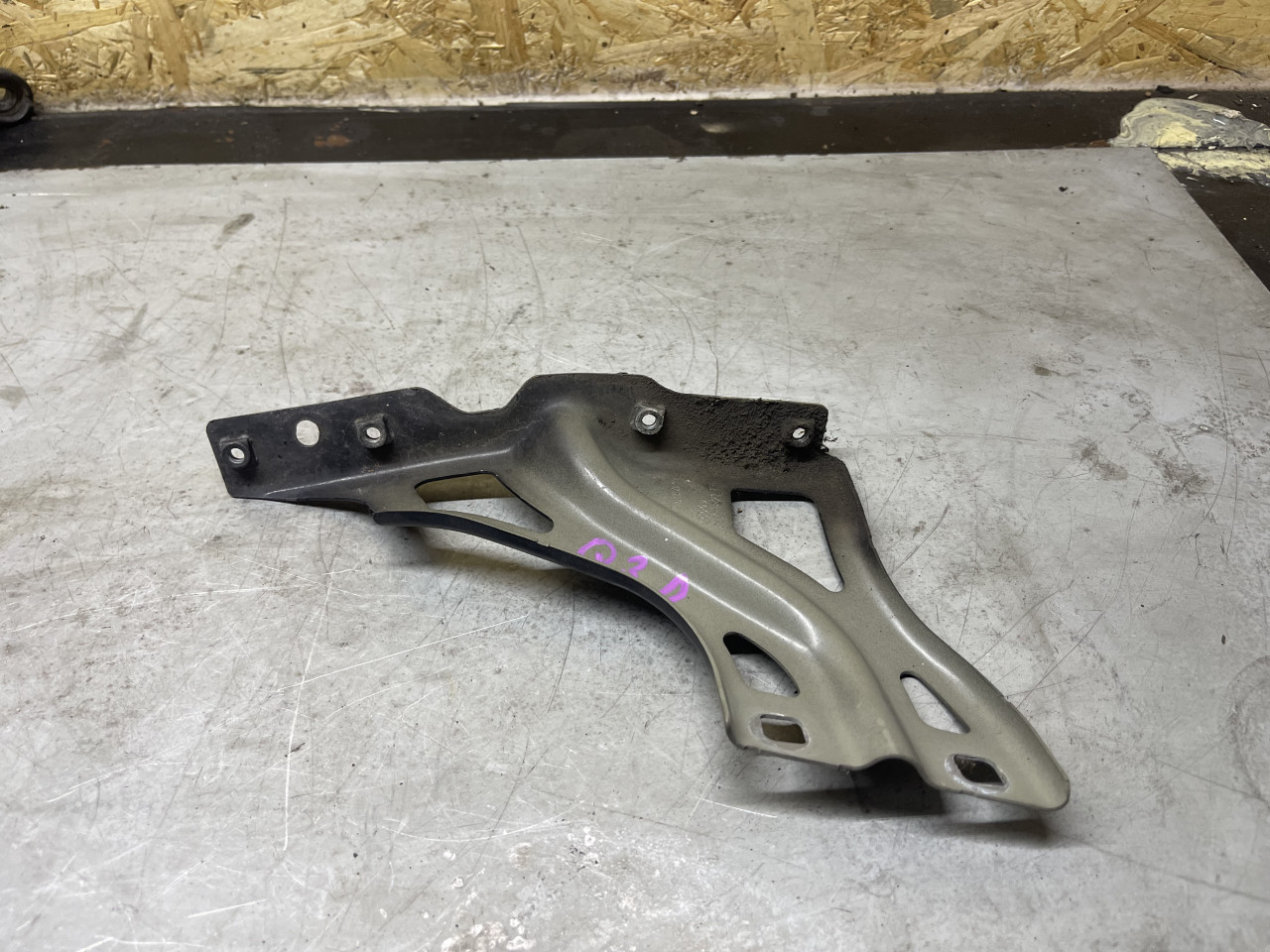 NOSAC BLATOBRANA AUDI Q3 8U0821136