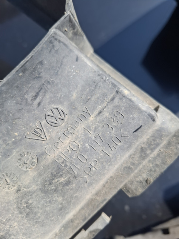 PLASTIKA USMJERIVAC ZRAKA INTERKULERA VW TOUAREG 7L