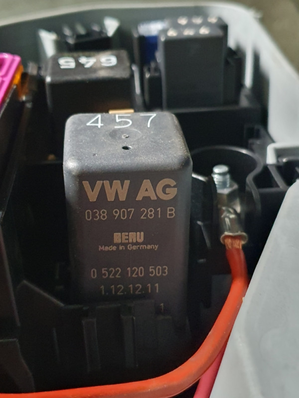 RELEJ VW AUDI 457 038907281B 0552120503