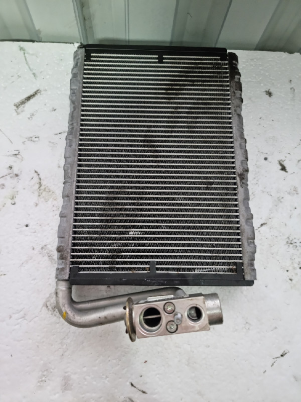 HLADNJAK KABINE MERCEDES C207 W212 2308300184