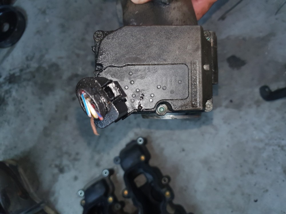 Klapna GASA VW AUDI A6 4f a4 b7 Q7 3.0 TDI