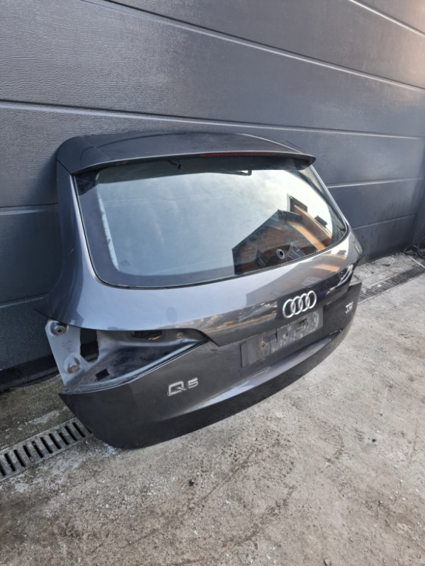 GEPEK HAUBA ZADNJA AUDI Q5 8R