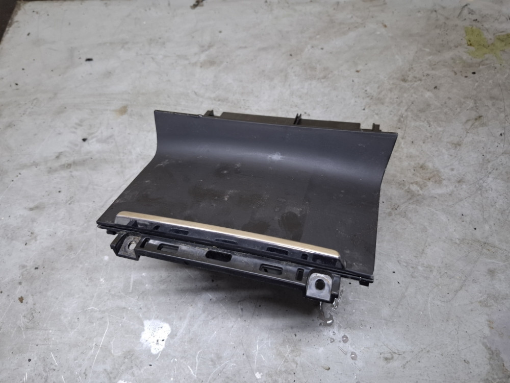 PEPELJARA PRETINAC SKODA SUPERB 3T 3T0863077B