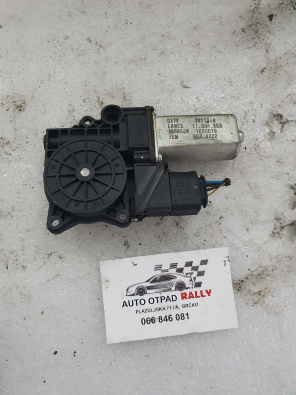 MOTOR MOTORIC PODIZACA STAKLA ZADNJI DESNI BMW E91 E90 9030222