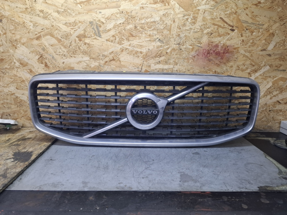 MASKA PREDNJA VOLVO XC 60 XC60 2019