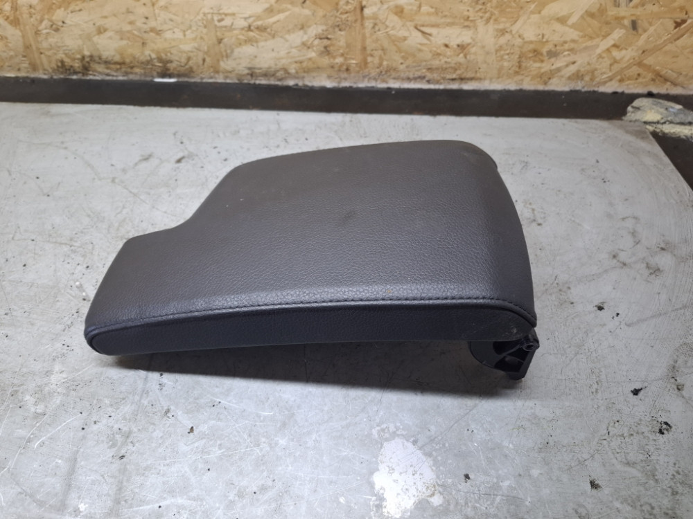 NASLONJAC ZA RUKU BMW 3 E90 E91 KOZA KOZNI 7147211