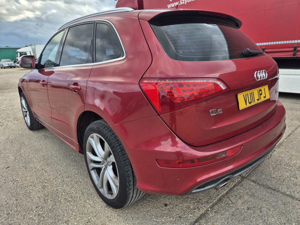 AUDI Q5 8R 3.0 TDI QUATTRO S LINE DELOVI DIJELOVI DJELOVI  LZ3F