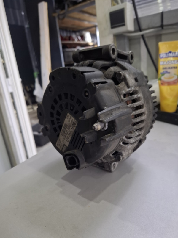 ALTERNATOR AUDI A6 4F 2.4 06E903016G VALEO 180 AMPERA