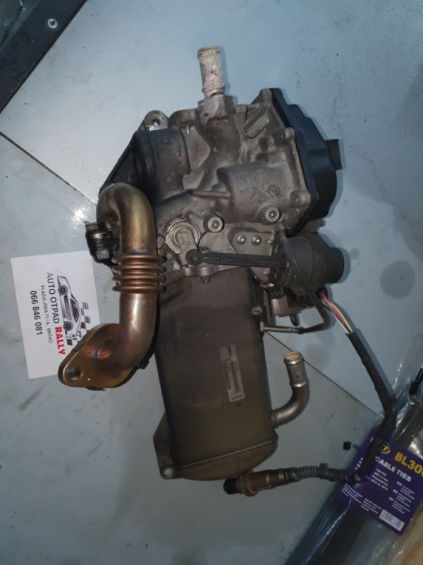 Cijev crijevo EGR AUDI A6 4G Q5 A5 2.0 TDI 03L131521J