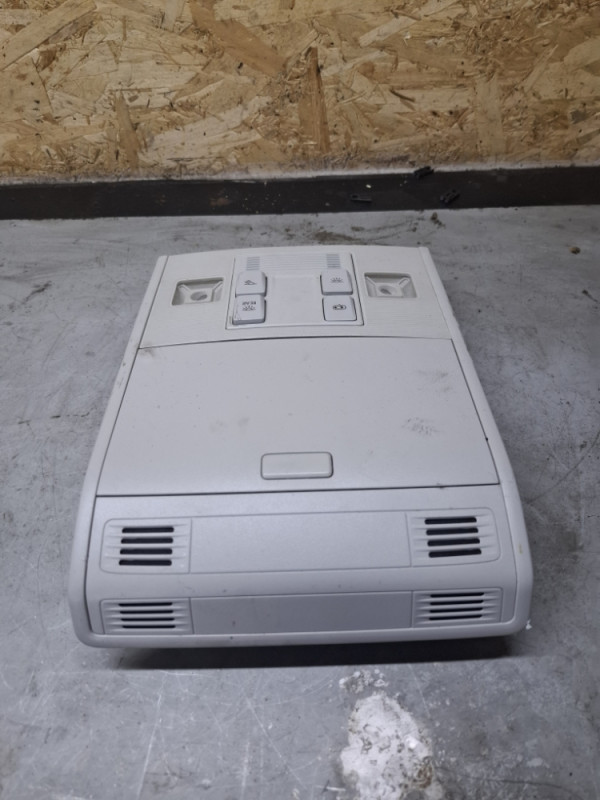 UNUTRASNJE OSVJETLJENJE VW PASSAT B8 GOLF VII 5G0867591 5G0868837