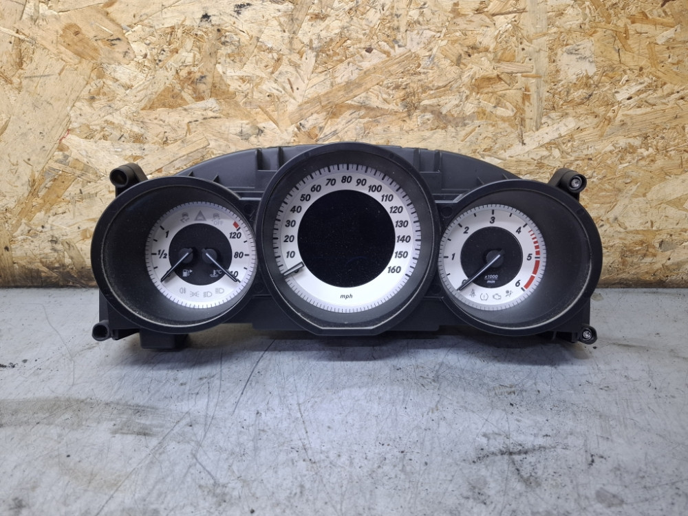 KILOMETAR SAT MERCEDES CLS W218 X218 350 CDI A2189007004