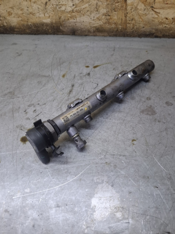 RAMPA GORIVA RAIL SIPKA AUDI A4 A5 3.0 TDI 059130090AJ