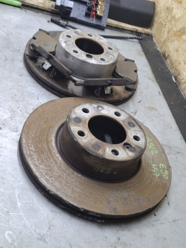 DISKOVI PREDNJI PLOČICE BMW 3 E90 E91 E92 E93 N47 FI 312