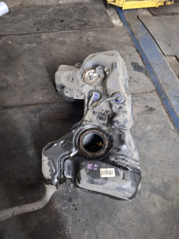 REZERVOAR REZERVAR AUDI Q3 8U 2.0 TDI