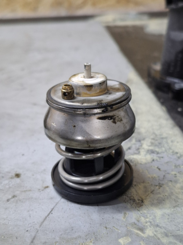 TERMOSTAT BMW MINI B37 F46 F45 F48 F56