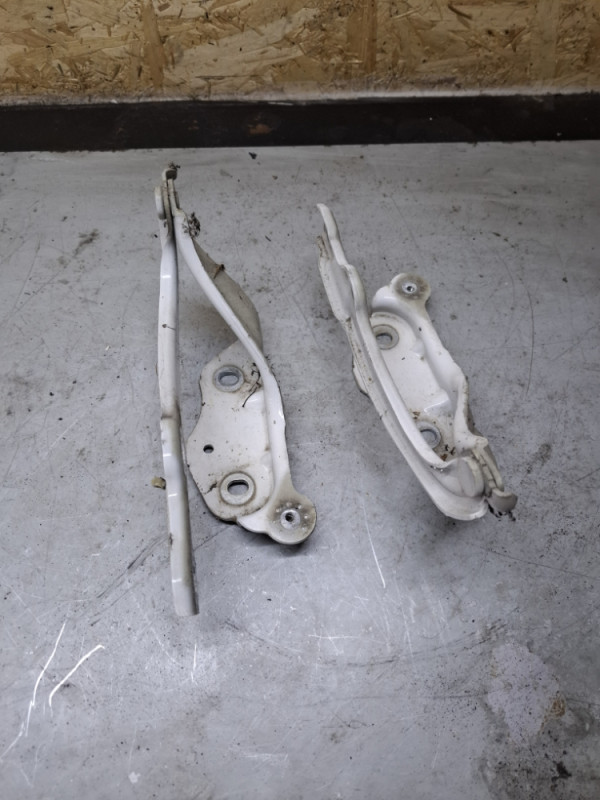 MAKAZE SARKE BAGLEME HAUBE SKODA OCTAVIA A7