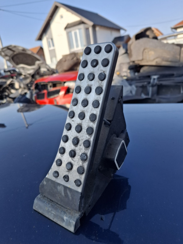 PAPUCICA GASA MERCEDES C W204 651 A2043000204