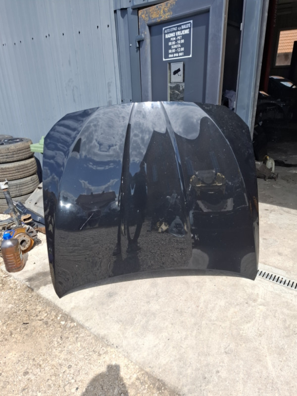 HAUBA BMW 5 F10 F11 CRNA 475 KOD BOJE