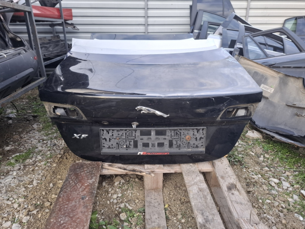 GEPEK HAUBA ZADNJA JAGUAR XF