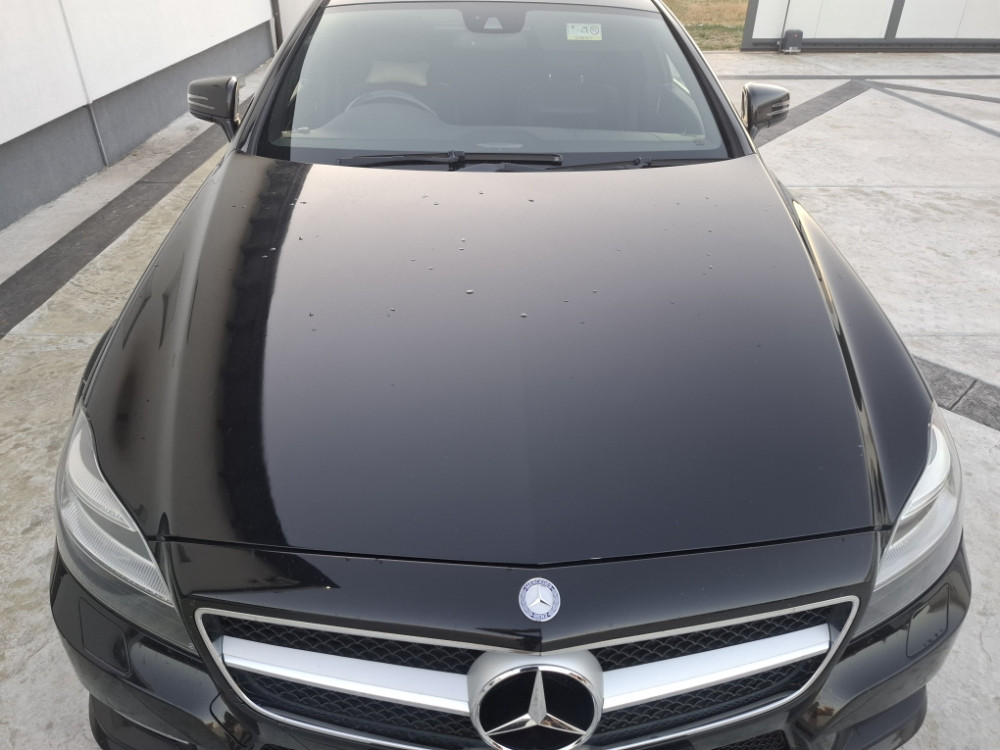 HAUBA PREDNJA MERCEDES CLS W218 C218 X218 CRNA