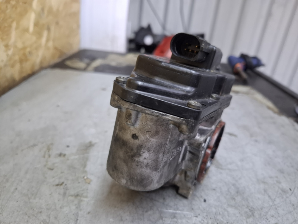 EGR VENTIL VW PASSAT AUDI 2.0 TDI V29007935