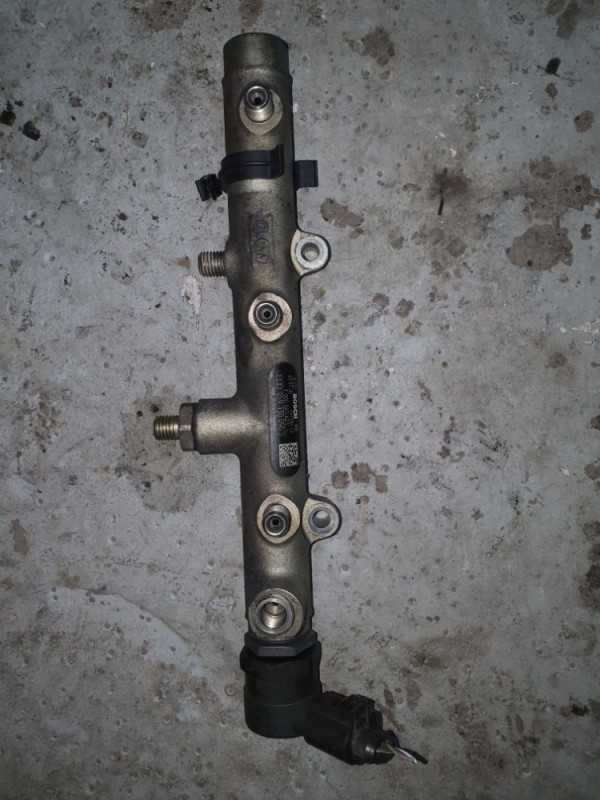 Rail sipka Rampa VW AUDI 3.0 TDI 059130090J