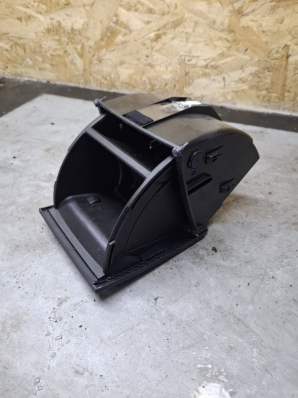 PLASTIKA PEPELJARA PRETINAC ZADNJA SKODA SUPERB 3T 3T0863284