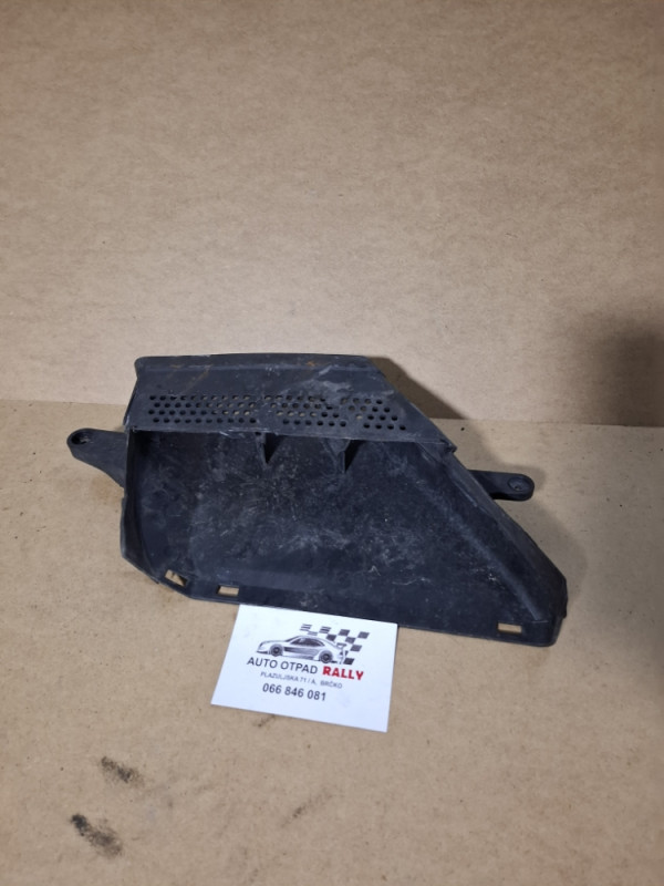 PLASTIKA USISA USMJERIVAC ZRAKA AUDI A4 B8 A5 8K0129618E