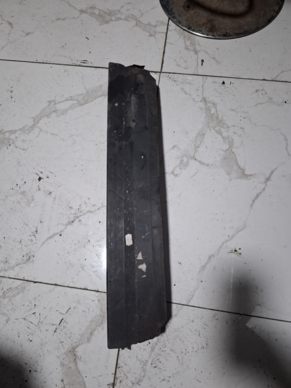 PLASTIKA NOSAC HLADNJAKA BMW X1 E84 5175 2990837 75965010