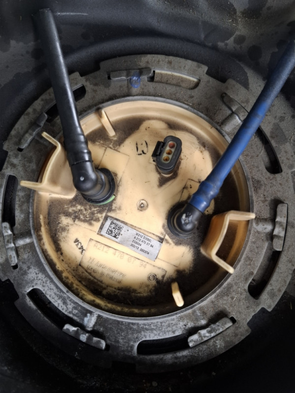 PUMPA GORIVA U REZERVOARU PLOVAK MERCEDES W212 651 A2124700794