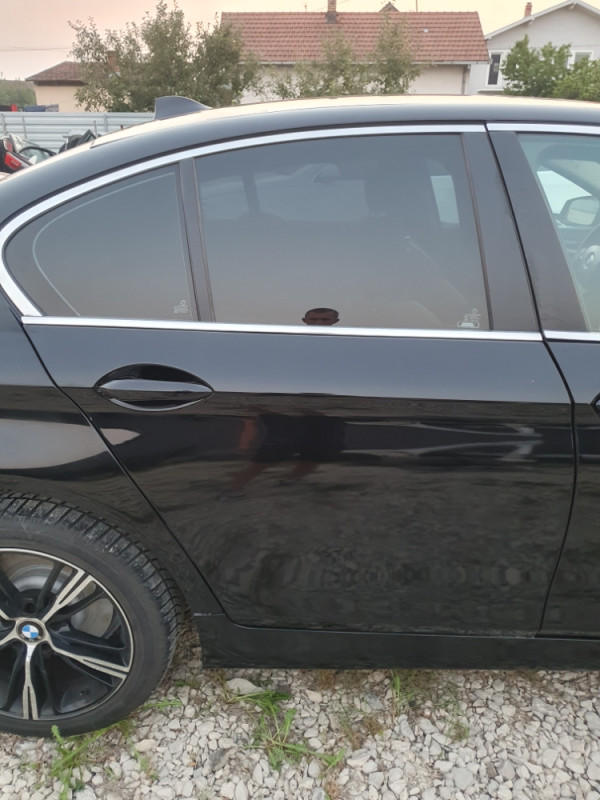 VRATA ZADNJA DESNA BMW F10 475 KOD BOJE CRNA
