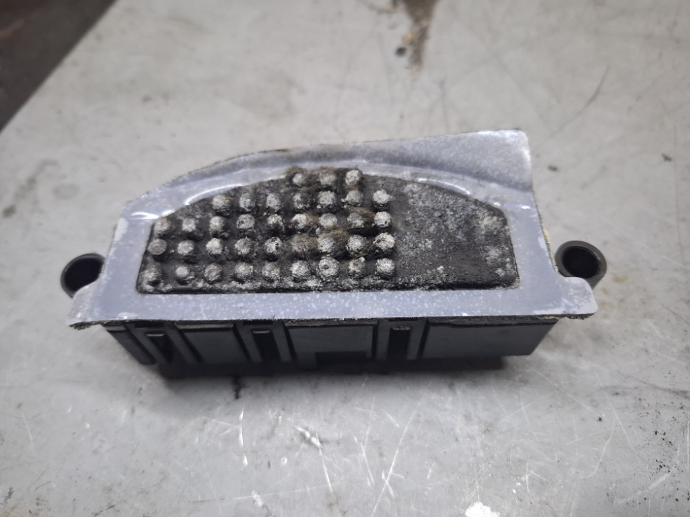 REOSTAT OTPORNIK GRIJANJA AUDI Q5 A5 8T B8 8T0820521A