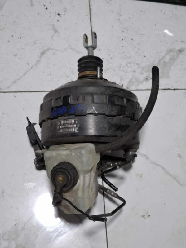 SERVO DOBOS GLAVNI KOCIONI BMW 3 E90 E91 6764125